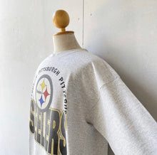 Load image into Gallery viewer, Pittsburgh Steelers Crewneck - L
