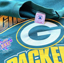 Load image into Gallery viewer, Greenbay Packers Crewneck - XL
