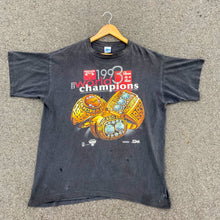 Load image into Gallery viewer, Chicago Bulls 93&#39; Ring Tee - L
