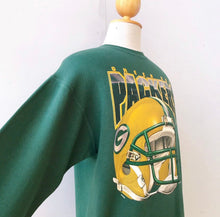 Load image into Gallery viewer, Greenbay Packers Helmet Crewneck - L
