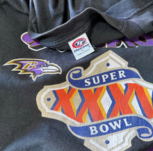 Load image into Gallery viewer, Baltimore Ravens Super Bowl Tee - L
