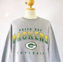 Load image into Gallery viewer, GreenBay Packers Crewneck - L
