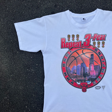 Load image into Gallery viewer, Chicago Bulls 3-Peat Tee - XL
