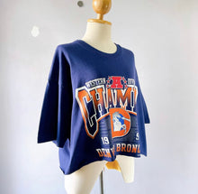 Load image into Gallery viewer, Denver Broncos Cropped Tee - L
