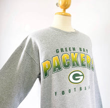 Load image into Gallery viewer, GreenBay Packers Crewneck - L
