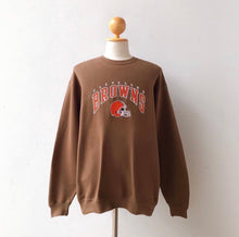 Load image into Gallery viewer, Cleveland Browns Crewneck - L
