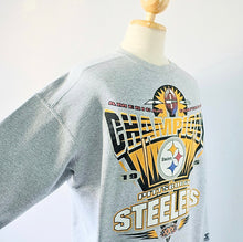 Load image into Gallery viewer, Pittsburgh Steelers Crewneck - M
