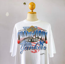 Load image into Gallery viewer, New York Yankees Tee - 2XL
