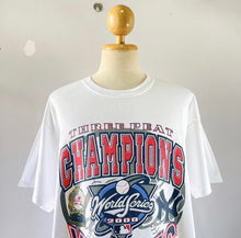 Load image into Gallery viewer, New York Yankees World Series 00’ Tee - XL
