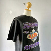 Load image into Gallery viewer, Baltimore Ravens Super Bowl Tee - L
